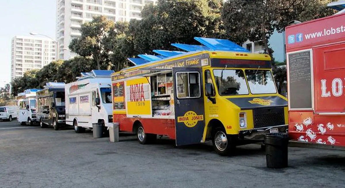 Treats On Wheels: 50 New Food Trucks May Be Coming To Mumbai