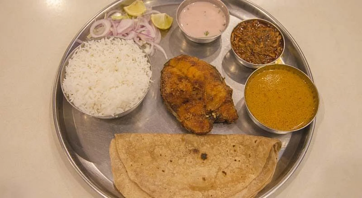 The 40-Year-Old Family Recipe Behind Alibaug’s Finest Fish Thali