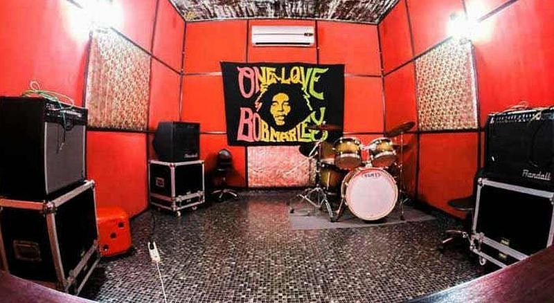 7 Jam Rooms In Delhi Providing Space For Musicians To Practice And