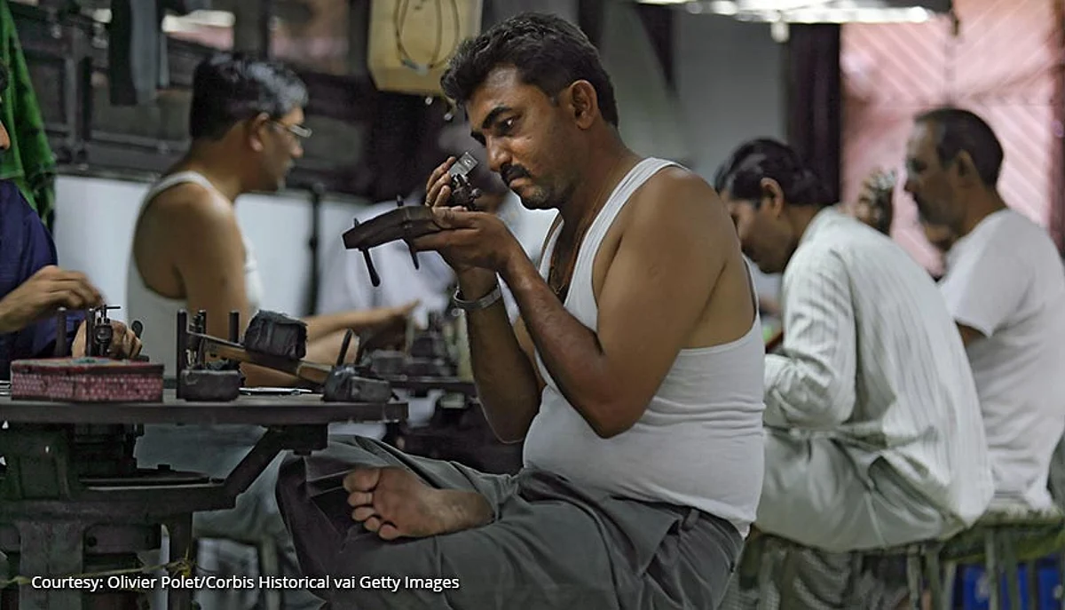 Diamond industry fights to bring back its sparkle