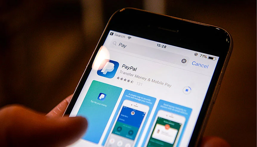 PayPal also allowed its US-based customers to buy and sell Bitcoin via its digital wallet last October.