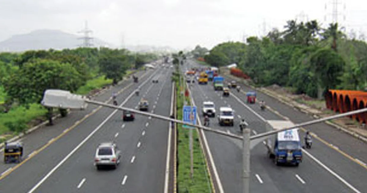 Maharashtra to award 10,000 km of road projects under HAM
