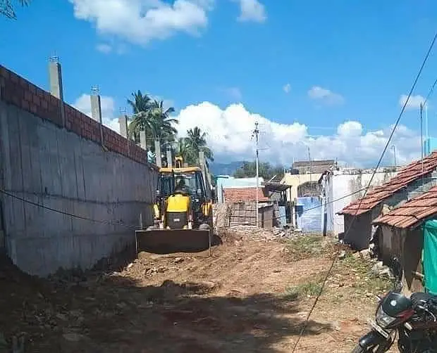 17 பேரை காவு வாங்கிய மேட்டுப்பாளையம் ‘தீண்டாமை சுவர்’ மீண்டும் அதே உயரத்தில் கட்டப்பட்டது !