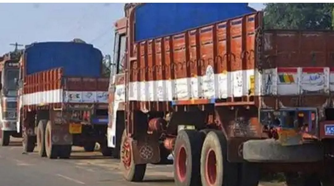 தமிழக போக்குவரத்து துறையின் பெயரை ‘லஞ்சம் பெறும் துறை’ என மாற்றுக” - கொந்தளிக்கும் லாரி உரிமையாளர்கள்!