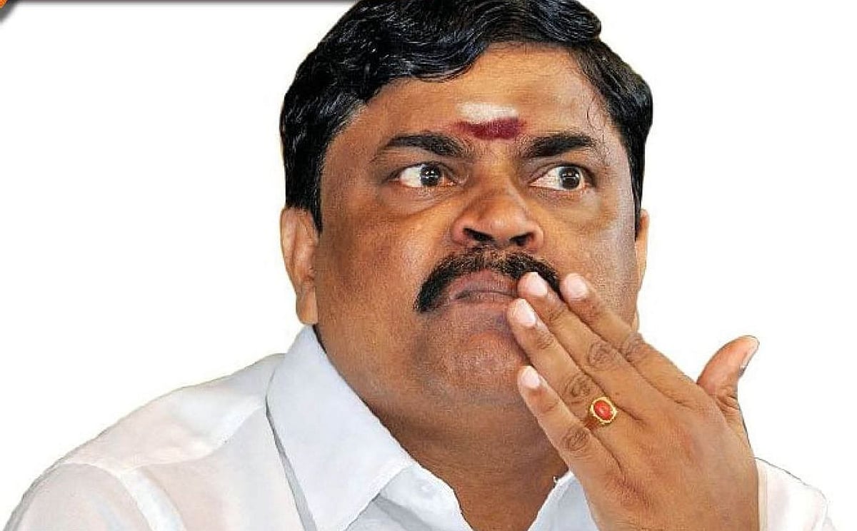 தொடர்ந்து தள்ளுபடியாகும் ஜாமின் மனு; விரைவில் சட்ட நடவடிக்கையில் சிக்குப்போகிறாரா ராஜேந்திரபாலாஜி?