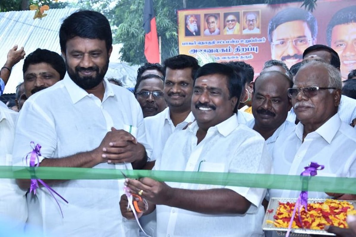 பாகூர் தொகுதியில் புதிய சட்டமன்ற உறுப்பினர் அலுவலகம்... திறந்துவைத்த தி.மு.க அமைப்பாளர் சிவா!