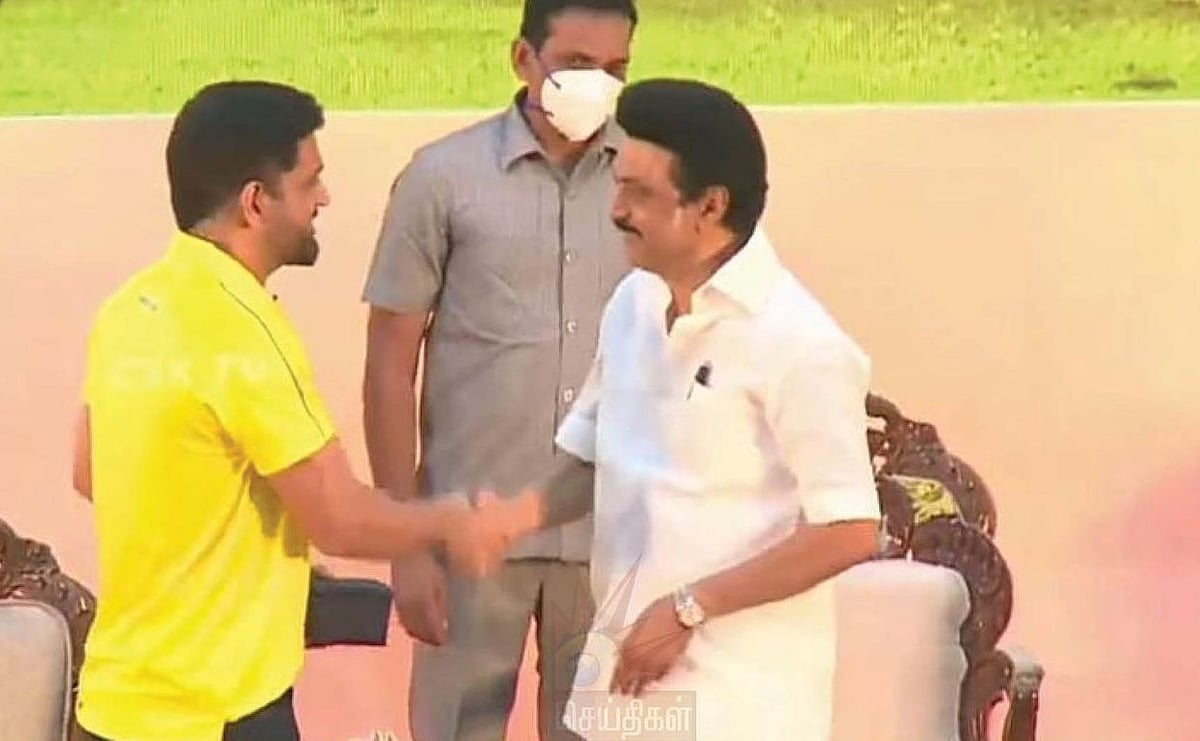 கேப்டன் தோனிக்கு முதலமைச்சர் மு.க.ஸ்டாலின் வைத்த வேண்டுகோள் என்ன தெரியுமா?