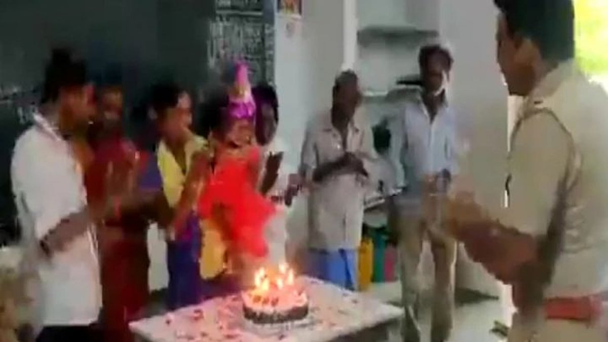 நிவாரண முகாமில் இருந்த மக்களை நெகிழவைத்த போலிஸார்... கொட்டும் மழையில் குழந்தைக்கு பிறந்தநாள் கொண்டாட்டம்!