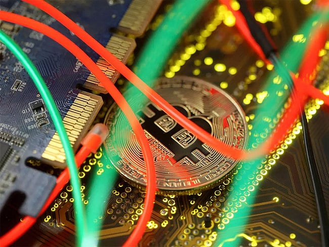 தாறுமாறாக சரிந்த கிரிப்டோகரன்சி மார்க்கெட்.. இந்திய அரசின் முடிவால் பிட்காயின் முதலீட்டாளர்கள் அதிர்ச்சி!