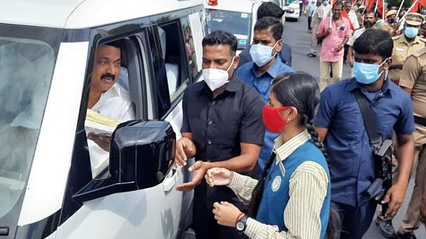 முதலமைச்சர் மு.க.ஸ்டாலினுக்கு நன்றி தெரிவித்த தூத்துக்குடி பள்ளி மாணவி... ஏன் தெரியுமா?