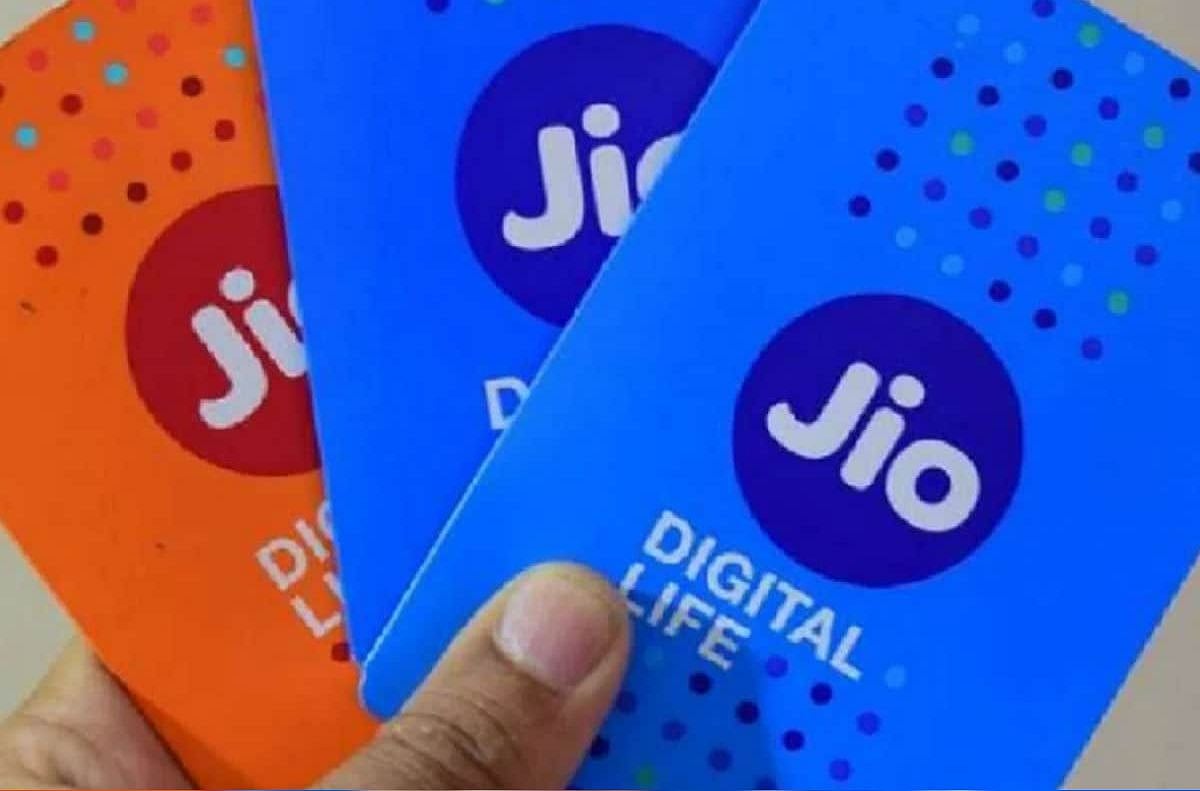 போட்டிபோட்டு விலையைக் கூட்டிய நிறுவனங்கள்.. Airtel, VI-ஐ தொடர்ந்து Jio ப்ரீபெய்டு கட்டணமும் கடும் உயர்வு!