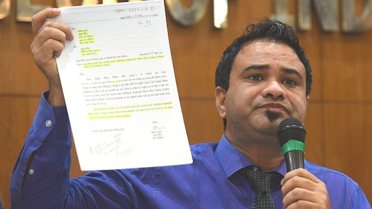 “குற்றவாளிகள் சுதந்திரமாக உள்ளனர்.. டாக்டர் கபீல் கான் பணி நீக்கம்” : திட்டமிட்டு பழிவாங்கும் யோகி அரசு!