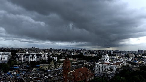 மீண்டும் மிரட்டும் காற்றழுத்த தாழ்வு: 18 மாவட்டங்களில் கனமழைக்கு வாய்ப்பு- வானிலை ஆய்வு மையம் எச்சரிக்கை!