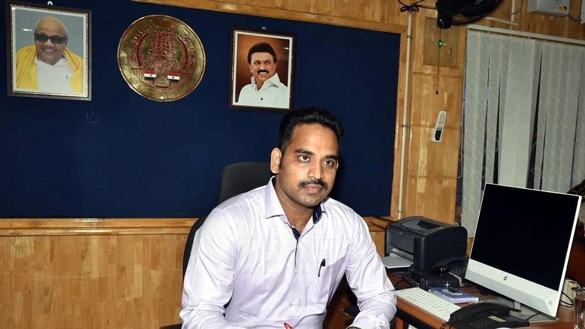 “சோசியல் மீடியாவை மூடிவிட்டு சோசியல் சயின்ஸ் புத்தகத்தை படிங்க” : மாணவர்களுக்கு மாவட்ட ஆட்சியர் அட்வைஸ்!