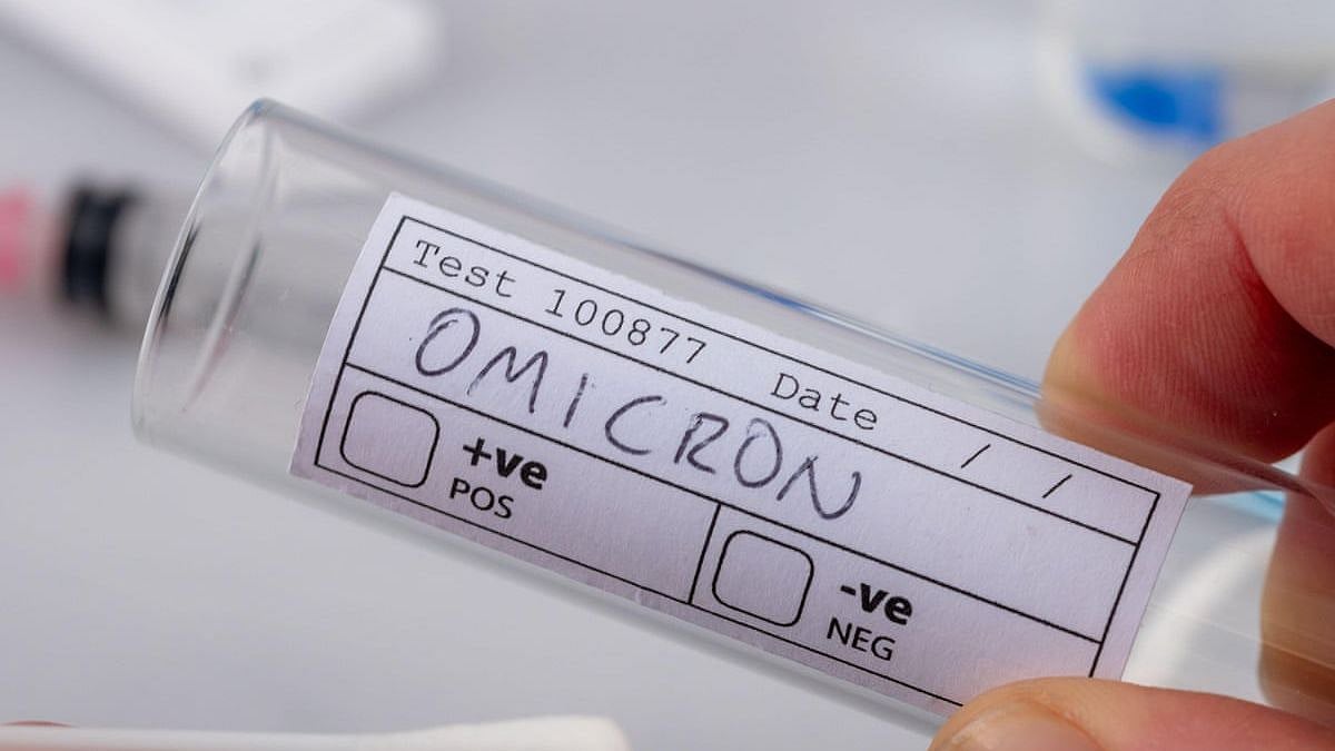 OMICRON வைரஸ் பேரழிவை ஏற்படுத்துமா: இங்கிலாந்து விஞ்ஞானி கூறியது என்ன?