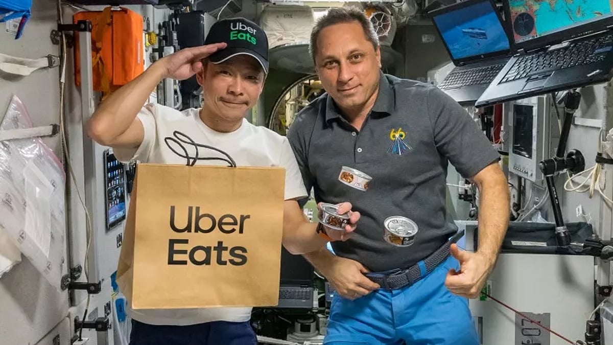 விண்வெளியில் உள்ளவர்களுக்கு Uber Eats மூலம் உணவு டெலிவரி.. ஜப்பான் கோடீஸ்வரர் அசத்தல்!