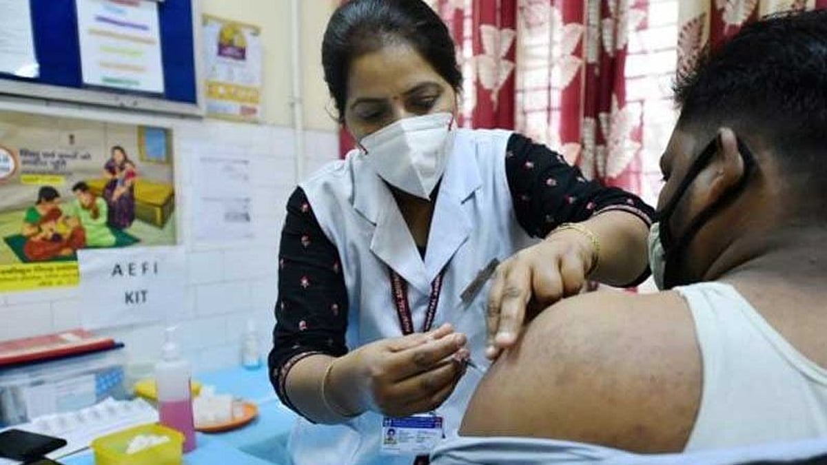 தடுப்பூசி போட்டவரை கைது செய்த கர்நாடக போலிஸ்; என்ன காரணம் தெரியுமா? - பெலகாவியில் நடந்த ருசிகரம்!