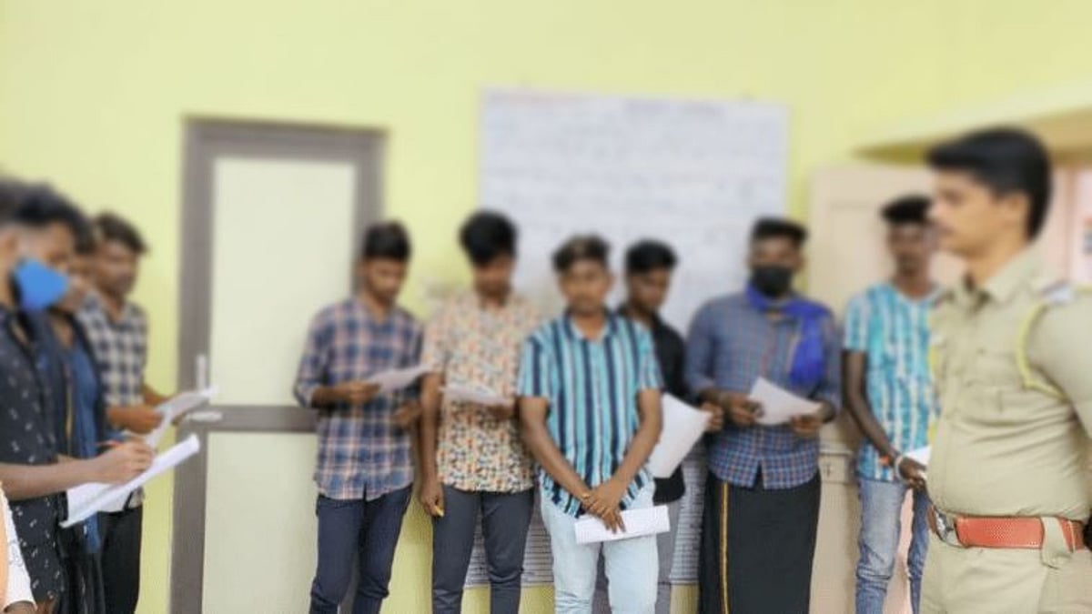 “100 திருக்குறள் எழுத வேண்டும்” : இளைஞர்களுக்கு நூதன தண்டனை வழங்கிய போலிஸ் : காரணம் என்ன?