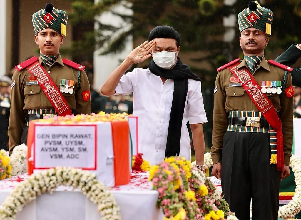 பிபின் ராவத் உள்ளிட்ட 13 பேரின் உடல்களுக்கு மலர்தூவி அஞ்சலி செலுத்திய முதலமைச்சர் மு.க.ஸ்டாலின்! #Album