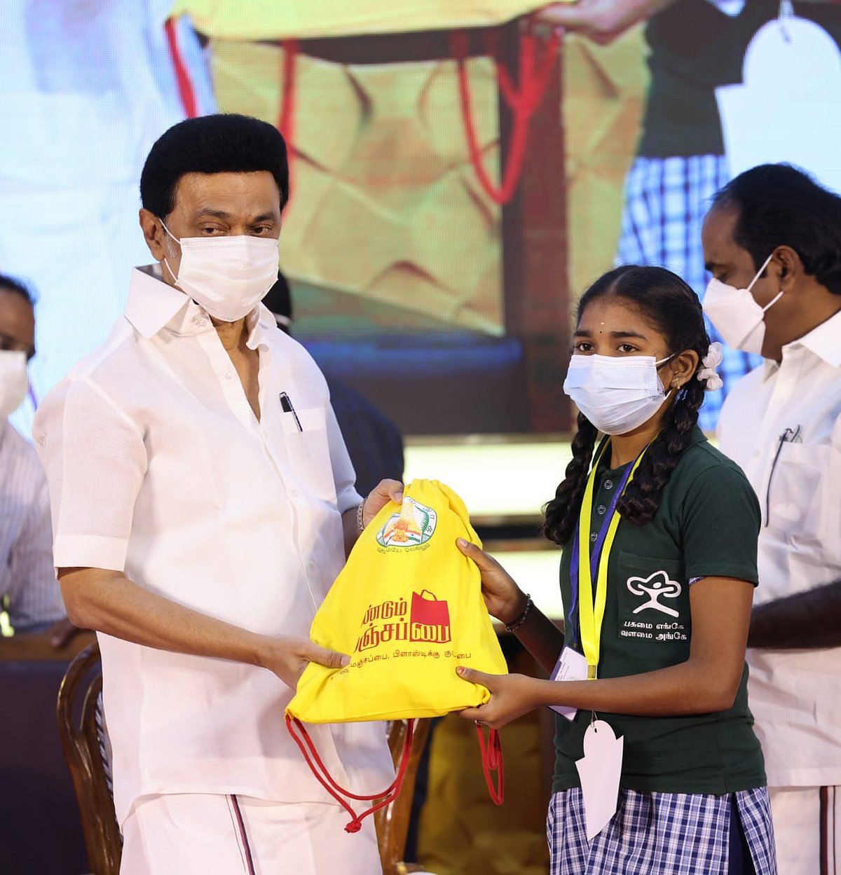 “பிளாஸ்டிக்கிற்கு மாற்றுப் பொருட்கள்” : கண்காட்சியை பார்வையிட்ட முதலமைச்சர் மு.க.ஸ்டாலின்!