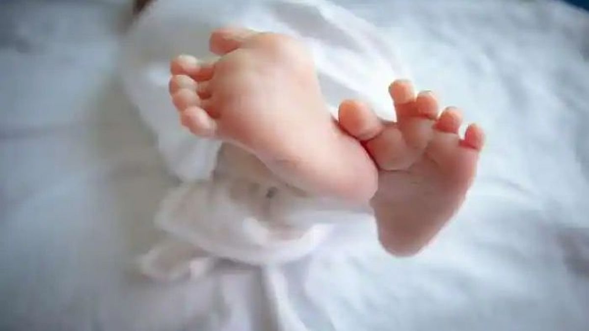 அலட்சியத்தால் குழந்தை பலி.. மருத்துவமனை செல்லாமல் தனக்குத்தானே பிரசவம் பார்த்த பெண் : கோவையில் அதிர்ச்சி!