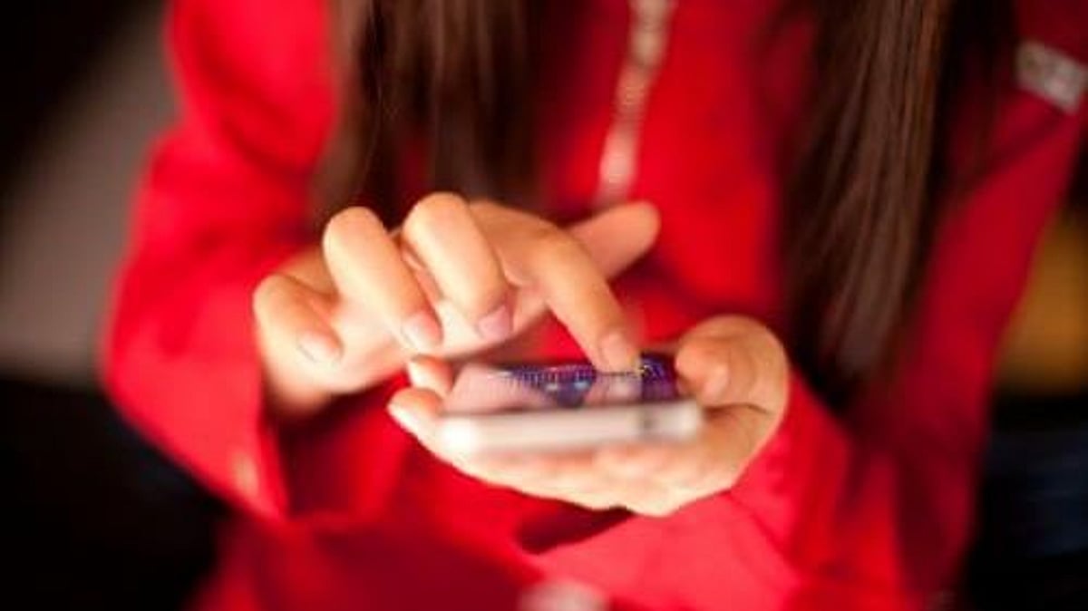 தொலைந்துபோன செல்போன்.. விரக்தியில் விபரீத முடிவு எடுத்த பெண்!