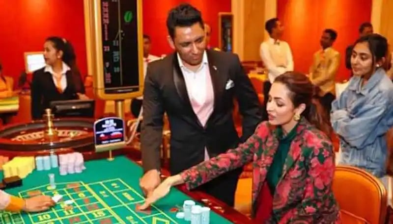 கிளப்களை கண்காணிக்க CCTV பொருத்தலாம்... ரம்மி விளையாடுவதை தடுப்பதற்கு சென்னை உயர்நீதிமன்றம் பரிந்துரை!