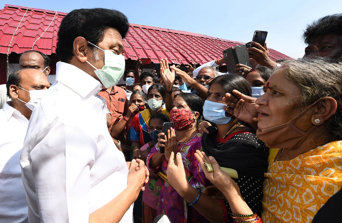 விடாமல் ஆய்வில் ஈடுபடும் முதலமைச்சர்... துரிதமாக சீர்செய்யப்பட்டு வரும் வெள்ள பாதிப்புகள்!