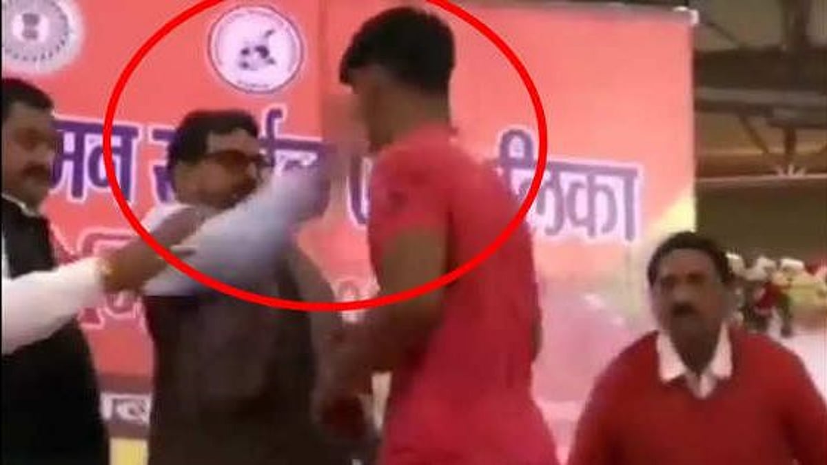 மல்யுத்த வீரரின் கன்னத்தில் பளாரென அறைந்த பா.ஜ.க எம்.பியால் அதிர்ச்சி... நடந்தது என்ன?