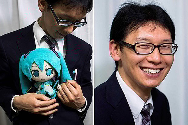 3D பிம்பத்தை திருமணம் செய்துகொண்ட ஜப்பானியர்... அவர் சொன்ன விநோத காரணம் என்ன தெரியுமா?