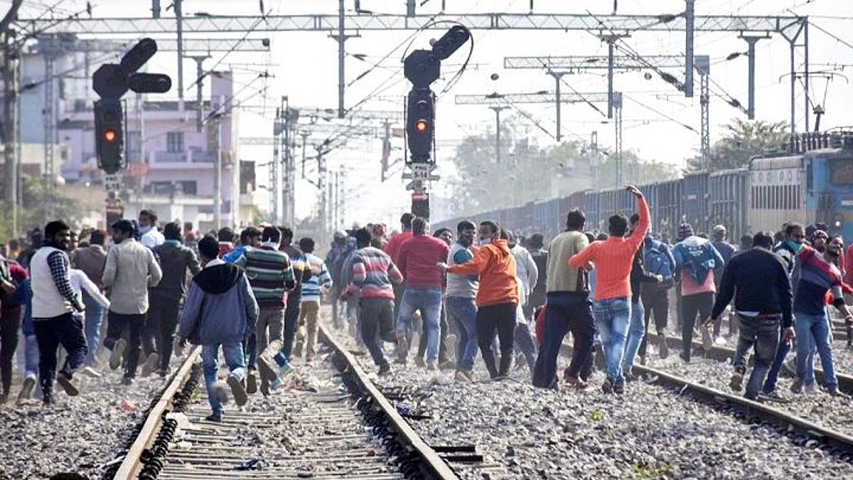 மாணவர்கள் மீது துப்பாக்கிச் சூடு.. போராட்டக் களமான பீகார் : வேடிக்கை பார்க்கும் நிதிஷ் குமார் அரசு!