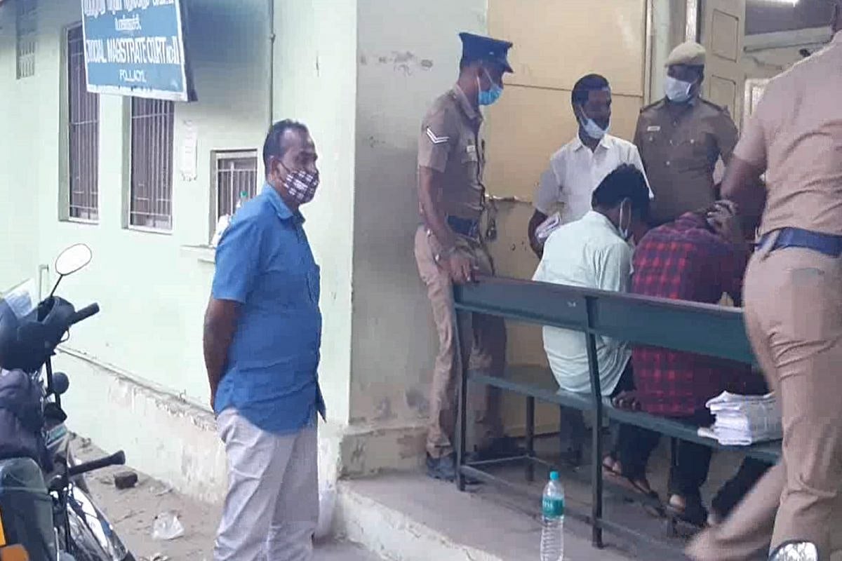 டிப்-டாப்பாக அதிகாரிகள் போல வந்து போலி ரெய்டு... ரூ. 20 லட்சம் கொள்ளை - முக்கிய குற்றவாளி சரண்!