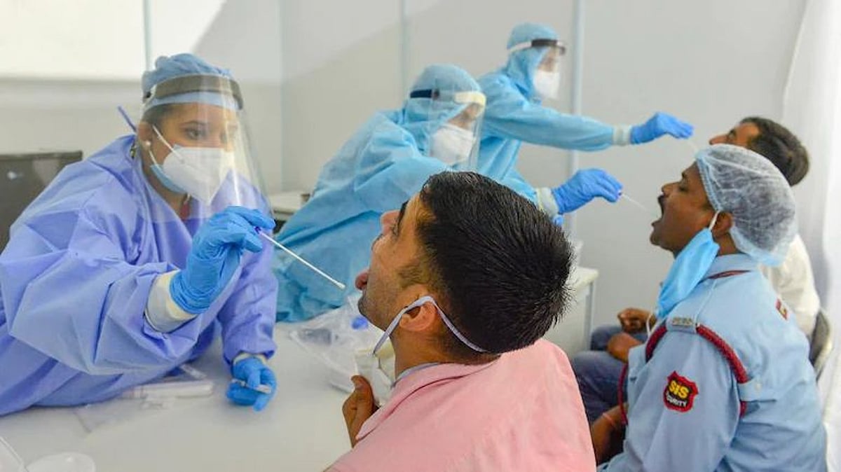 இந்தியாவில் கொரோனா 3 வது அலை எப்போது குறையும்?.. IIT பேராசிரியர் கூறிய முக்கிய தகவல்!