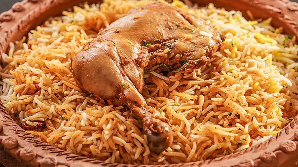 “என்னது 3 நாளைக்கு முன்னாடி செஞ்சதா..?” : வாடிக்கையாளர் அதிர்ச்சி - பிரபல பிரியாணி கடையில் நடந்தது என்ன?