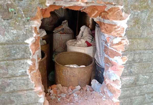 அடகு கடை சுவரில் துளை போட்டு திருடிய மர்ம நபர்கள்.. மயிலாடுதுறை அருகே அதிர்ச்சி!