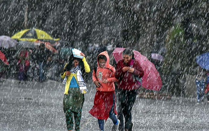 இன்று 7 மாவட்டங்களில் கொட்டித் தீர்க்கப்போகும் மழை... தமிழகத்திற்கு வானிலை எச்சரிக்கை!