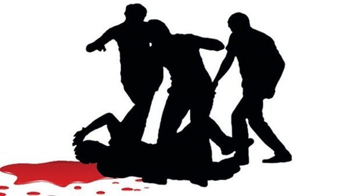 கஞ்சா விற்றதை போட்டுக் கொடுத்ததால் ஆத்திரம்; ஐகோர்ட் வழக்கறிஞரை சரமாரியாக வெட்டிய மர்ம கும்பல்!