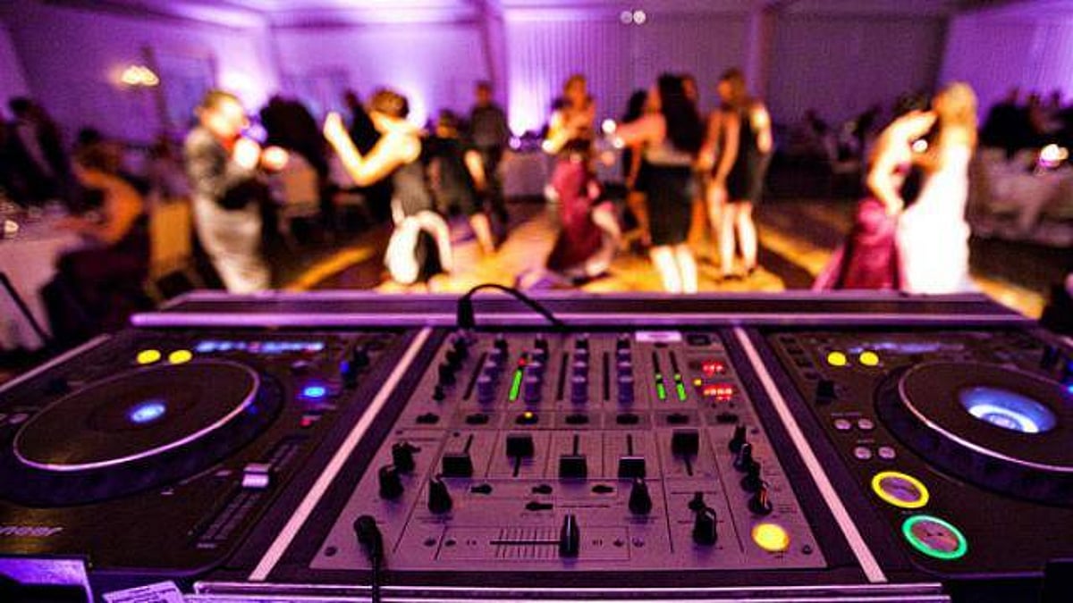 LOOPல் பாட்டு போட்டதால் ஆத்திரம்: சமாதானம் செய்ய முற்பட்ட இளைஞன் அடித்துக்கொலை; உ.பியில் நடந்த பகீர்!