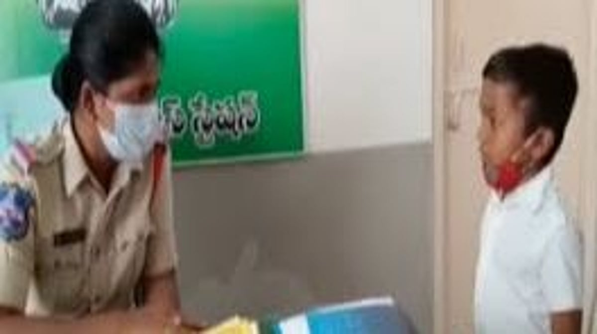 ‘டீச்சர் அடிக்கிறாங்க’.. 3ம் வகுப்பு மாணவனின் புகார் மீது போலிஸ் எடுத்த நடவடிக்கை என்ன தெரியுமா?