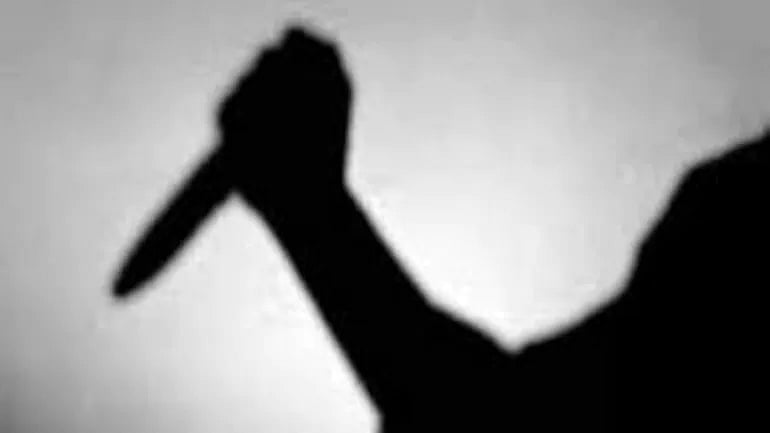 நீதிபதியை கத்தியால் குத்தி கொல்ல முயன்ற உதவியாளர்... விசாரணையில் வெளியான ‘பகீர்’ காரணம்!