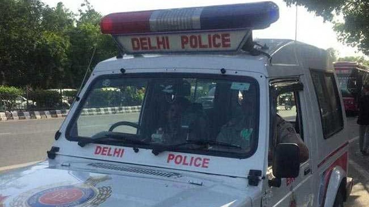 நடுரோட்டில் பள்ளி மாணவர்களுக்கு இடையே சண்டை.. ஒருவர் சுட்டுக்கொலை: டெல்லியில் பயங்கரம்!