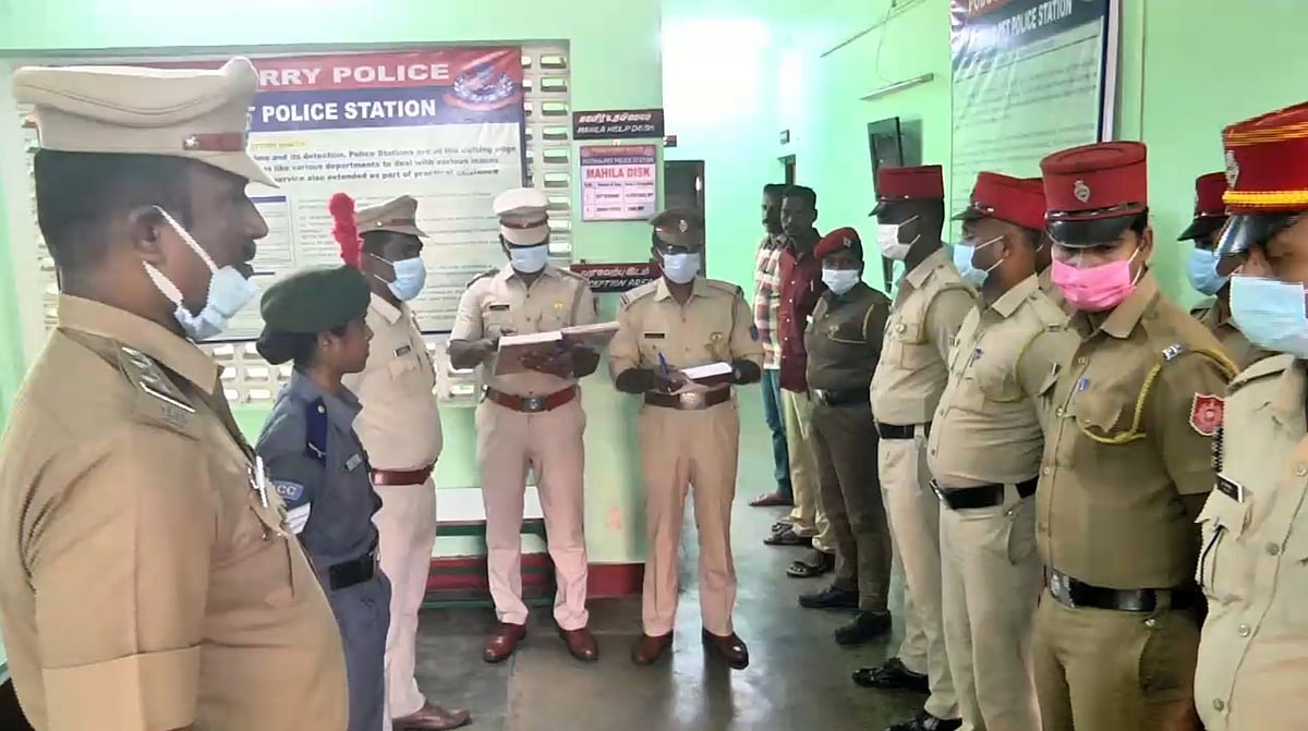 “ஒரு நாள் போலிஸ் அதிகாரியாக பணியாற்றிய NCC மாணவி” : புதுச்சேரி காவல்துறை அசத்தல் - குவியும் பாராட்டு!