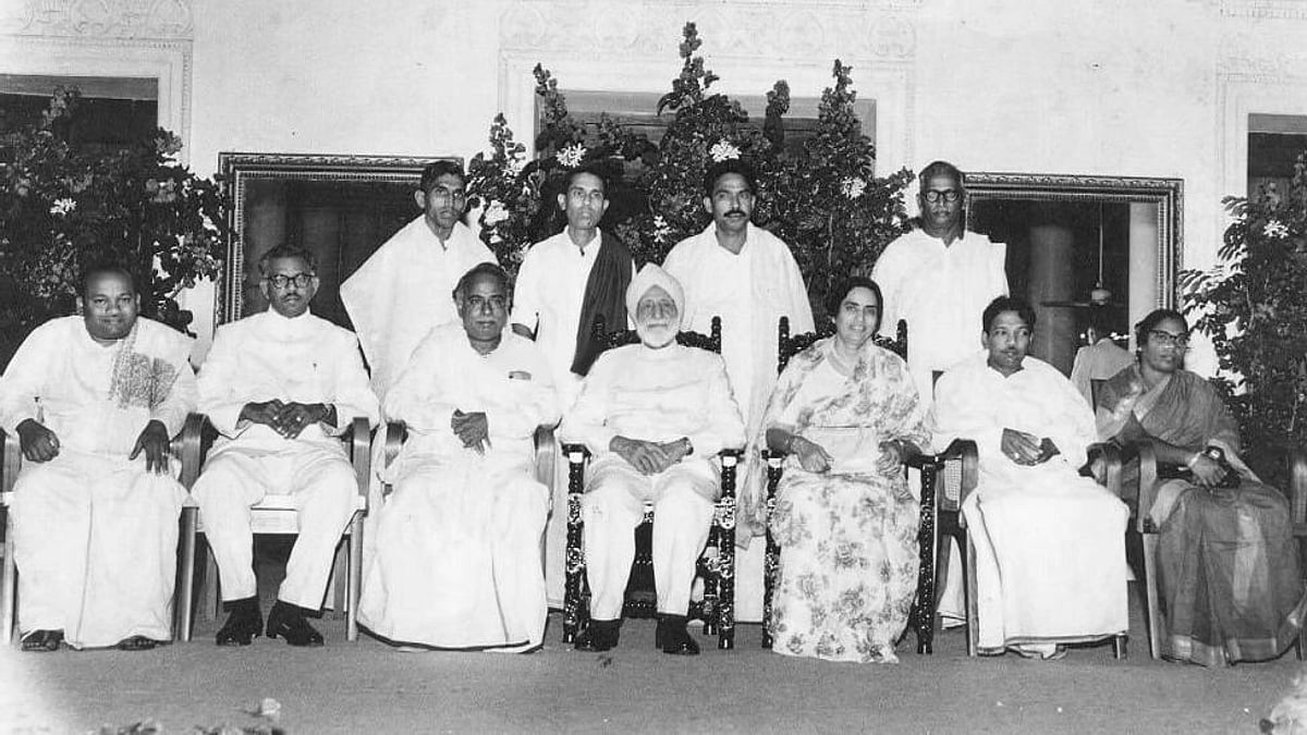 பேரறிஞர் அண்ணா தலைமையிலான தி.மு.க அரசின் முதல் அமைச்சரவை பட்டியல் எப்படி இருந்தது தெரியுமா?