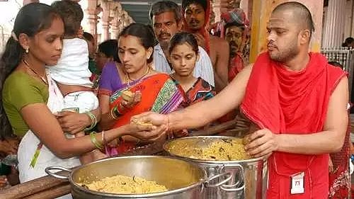 இந்த 10 கோவில்களில் பக்தர்களுக்கு இனி இலவச பிரசாதம்... என்னென்ன உணவு வகைகள் கிடைக்கும்?