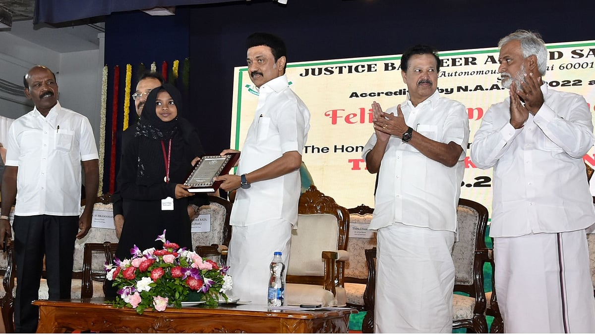 “உரிமையோடு வந்திருக்கிறேன்..” : விழாவில் மாணவிகளிடம் அனுமதி வாங்கிவிட்டு திருச்சி கிளம்பிய முதல்வர்!