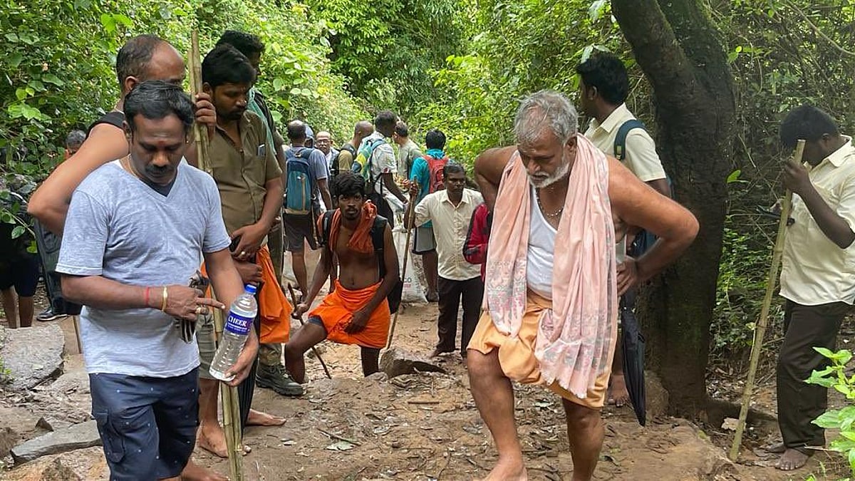 வெள்ளியங்கிரி மலையில் 22 மணி நேர பயணம்.. ஆபத்தான பாதையில் மலை ஏறி ஆய்வு செய்த அமைச்சர் சேகர்பாபு!