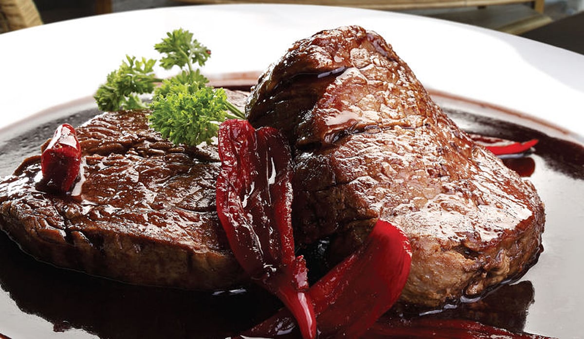 பள்ளியில் மாட்டிறைச்சி கொண்டு வந்த தலைமை ஆசிரியை கைது.. அசாமில் நடந்த பரபரப்பு!