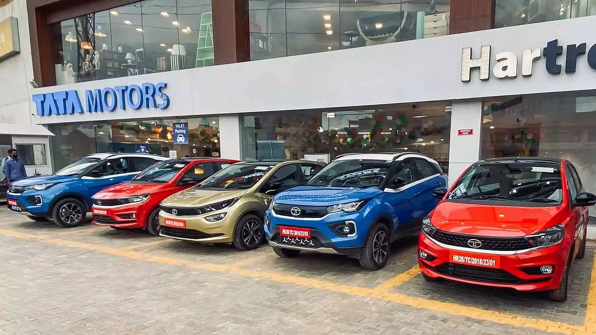 “ஆட்டோமொபைல் துறையில் NO.1 இடத்தைப் பிடிக்க போட்டா போட்டி”: முன்னணி நிறுவனங்களை பின்னுக்கு தள்ளிய ‘TATA’!