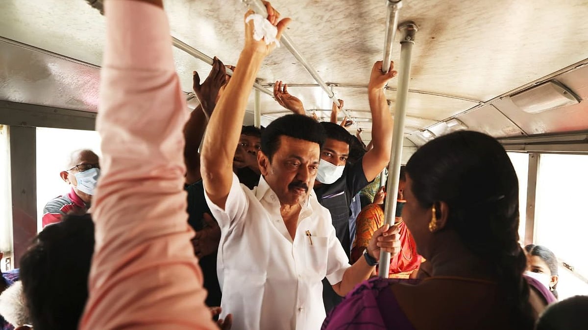 அரசு பேருந்தில் ஏறி  மக்களோடு மக்களாகப் பயணம் செய்த முதலமைச்சர் மு.க.ஸ்டாலின்:  மகிழ்ந்த பொதுமக்கள்!