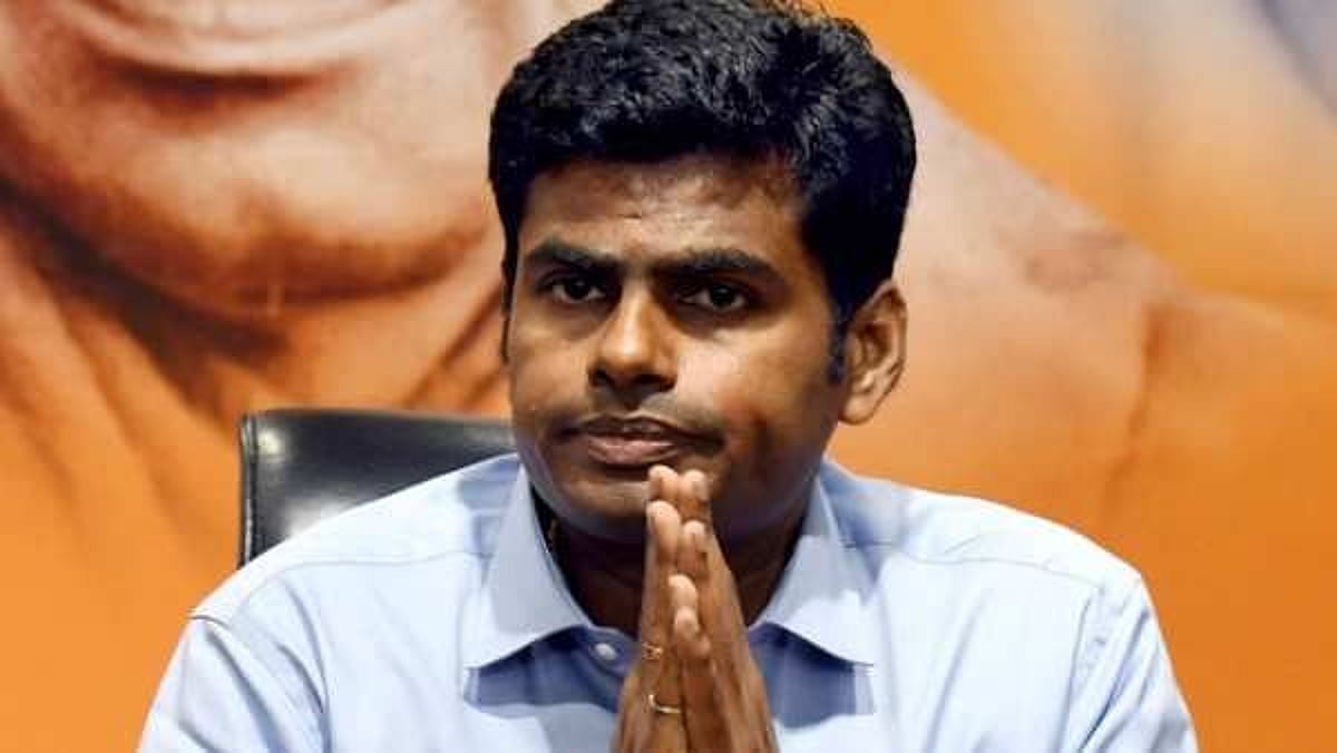 பொறுக்கி கொண்டு வந்த ஆதாரங்களை நொறுக்கி தள்ளிய அமைச்சர்கள் : DMK IT Wing சம்பவம் !